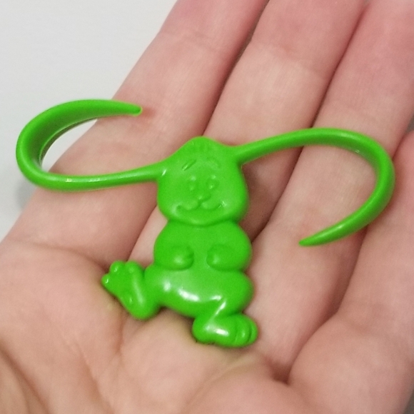 EUC Egg of Bunnies (like Barrel of Monkeys) game - Picture 6 of 8